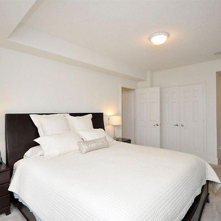 Downtown Mississauga Executive Suites Sq1 Extérieur photo