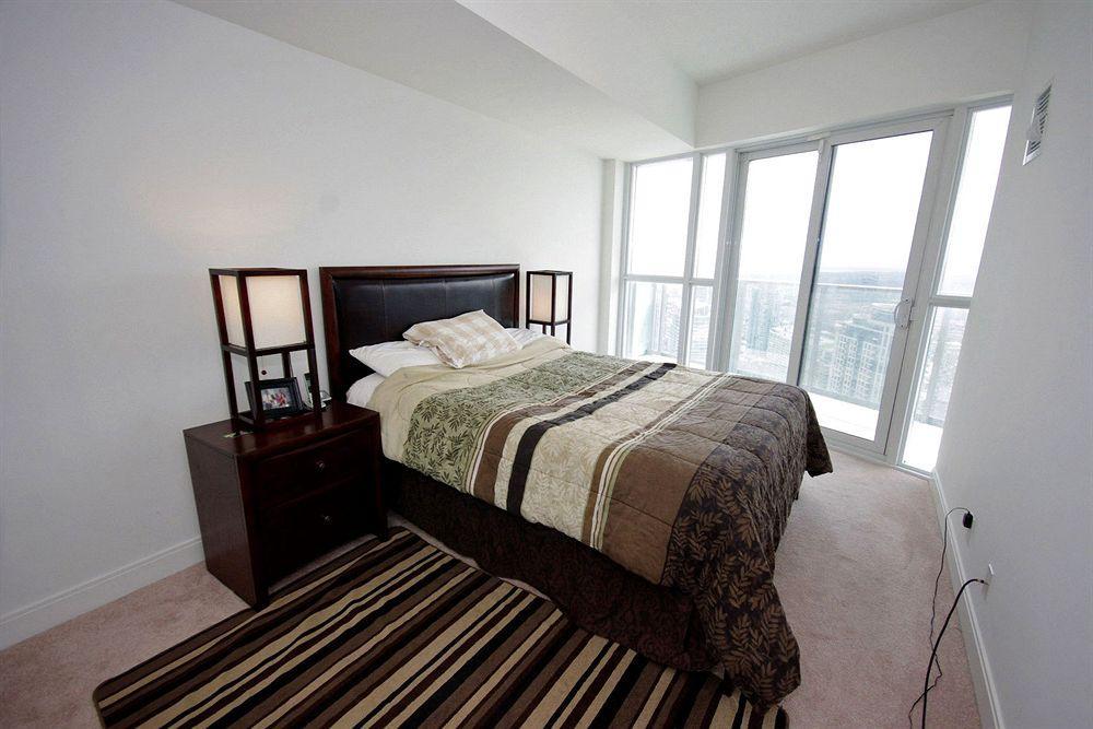 Downtown Mississauga Executive Suites Sq1 Extérieur photo