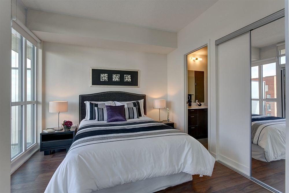 Downtown Mississauga Executive Suites Sq1 Extérieur photo