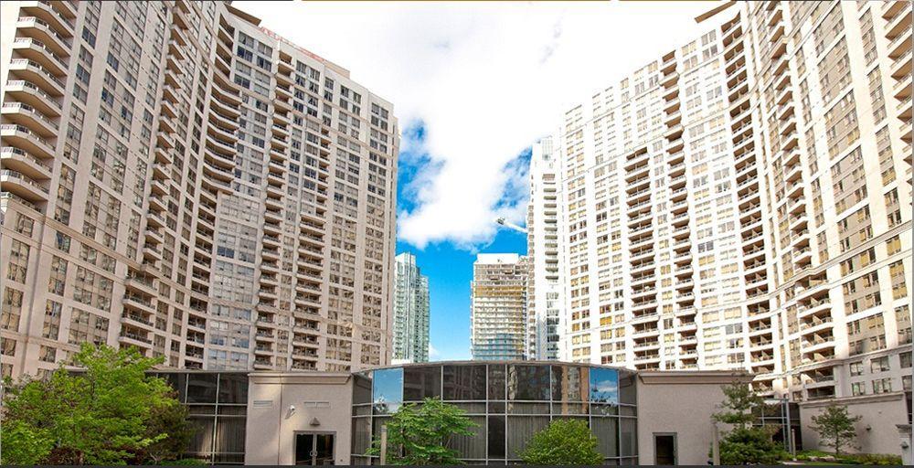 Downtown Mississauga Executive Suites Sq1 Extérieur photo