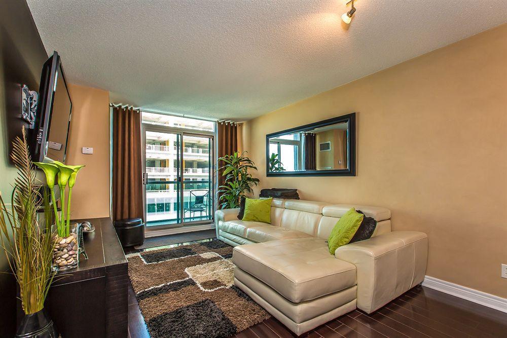 Downtown Mississauga Executive Suites Sq1 Extérieur photo