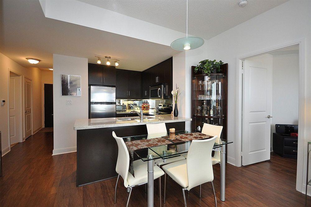 Downtown Mississauga Executive Suites Sq1 Extérieur photo