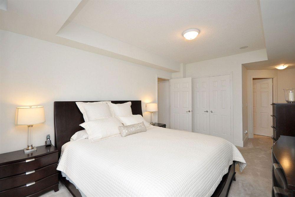 Downtown Mississauga Executive Suites Sq1 Extérieur photo
