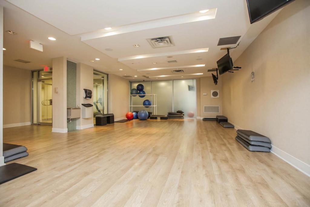 Downtown Mississauga Executive Suites Sq1 Extérieur photo